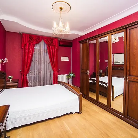 Apartament Большая 3Х Комнатная Квартира В Историческом Центре Минска