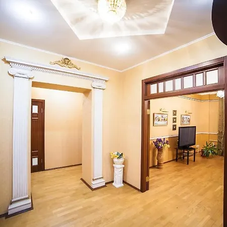 Apartament Большая 3Х Комнатная Квартира В Историческом Центре Минска *