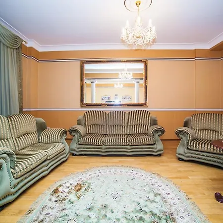 Apartament Большая 3Х Комнатная Квартира В Историческом Центре Минска